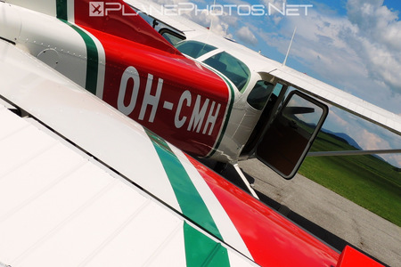 Cessna 172N Skyhawk II - OH-CMH operated by Private operator
