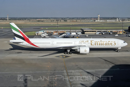 Boeing 777-300ER - A6-ECC operated by Emirates