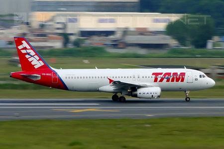 Airbus A320-232 - PR-MAC operated by TAM Linhas Aéreas