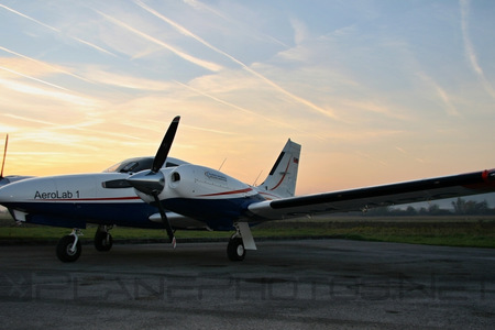 Piper PA-34-220T Seneca V - OM-UTC operated by Žilinská univerzita v Žiline (University of Žilina)
