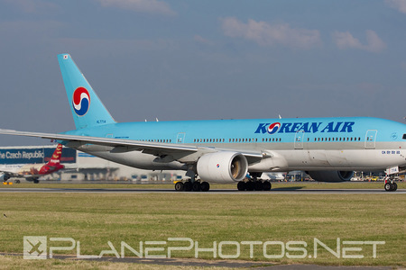 Boeing 777-200ER - HL7714 operated by Korean Air