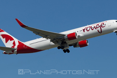 Boeing 767-300ER - C-FIYA operated by Air Canada Rouge