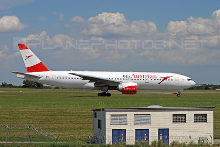 Boeing 777-200ER - OE-LPD operated by Austrian Airlines