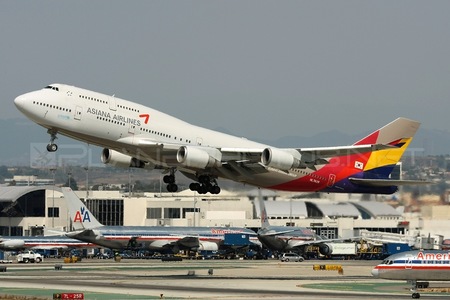 Boeing 747-400 - HL7428 operated by Asiana Airlines