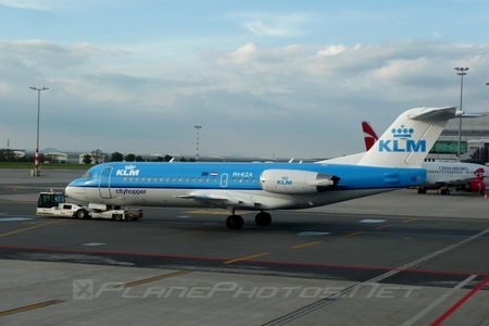 Fokker 70 - PH-KZA operated by KLM Cityhopper