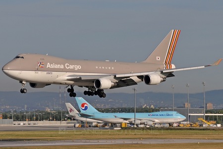 Boeing 747-400F - HL7604 operated by Asiana Cargo