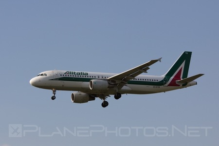 Airbus A320-216 - EI-DTB operated by Alitalia