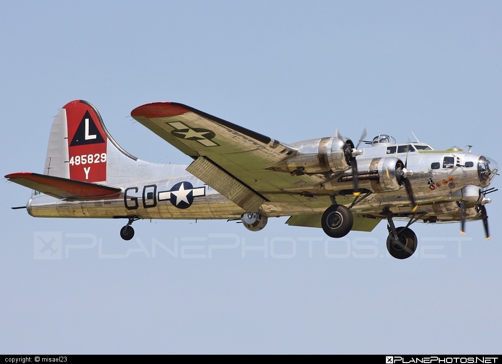 Boeing B-17G Flying Fortress - N3193G operated by Private operator #boeing