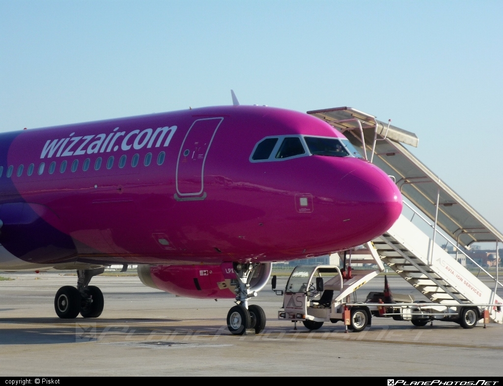 Airbus A320-232 - HA-LPX operated by Wizz Air #a320 #a320family #airbus #airbus320 #wizz #wizzair