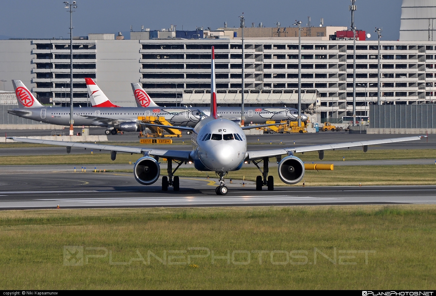 Airbus A321-111 - OE-LBC operated by Austrian Airlines #a320family #a321 #airbus #airbus321