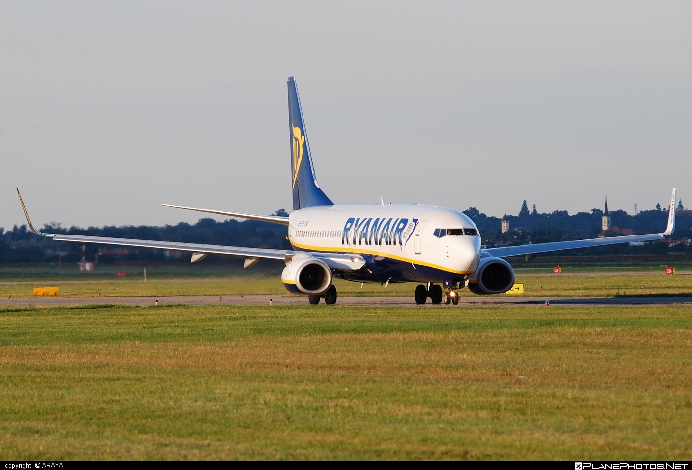 Boeing 737-800 - EI-EFK operated by Ryanair #b737 #b737nextgen #b737ng #boeing #boeing737 #ryanair