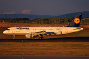 Airbus A320-214 - D-AIZK operated by Lufthansa