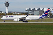 Airbus A350-941 - A7-AMD operated by Qatar Airways