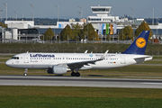 Airbus A320-214 - D-AIUQ operated by Lufthansa