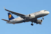 Airbus A320-214 - D-AIZX operated by Lufthansa
