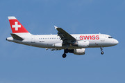 Airbus A319-111 - HB-IPY operated by Swiss International Air Lines