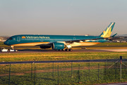 Airbus A350-941 - VN-A890 operated by Vietnam Airlines