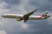 Boeing 777-300ER - A6-EPT operated by Emirates
