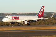 Airbus A320-214 - PR-TYA operated by TAM Linhas Aéreas