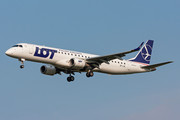 Embraer E195LR (ERJ-190-200LR) - SP-LNL operated by LOT Polish Airlines