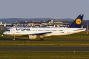 Airbus A320-211 - D-AIPM operated by Lufthansa