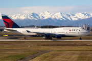 Boeing 747-400 - N661US operated by Delta Air Lines