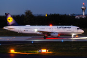 Airbus A320-211 - D-AIQF operated by Lufthansa
