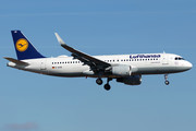 Airbus A320-214 - D-AIUB operated by Lufthansa