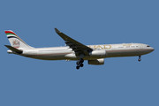 Airbus A330-343E - A6-AFC operated by Etihad Airways