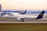 Airbus A321-231 - D-AIDB operated by Lufthansa