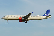Airbus A321-232 - OY-KBL operated by Scandinavian Airlines (SAS)