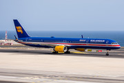 Boeing 757-300 - TF-ISX operated by Icelandair