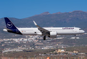Airbus A321-271NX - D-AIEB operated by Lufthansa
