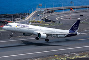 Airbus A321-271NX - D-AIEK operated by Lufthansa
