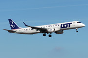 Embraer E195LR (ERJ-190-200LR) - SP-LNH operated by LOT Polish Airlines