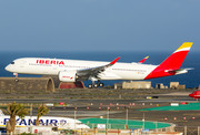 Airbus A350-941 - EC-NXD operated by Iberia