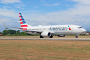 Boeing 737-800 - N962AN operated by American Airlines