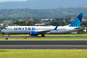 Boeing 737-9 MAX - N37542 operated by United Airlines