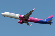 Airbus A321-271NX - HA-LZX operated by Wizz Air