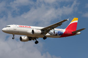 Airbus A320-214 - EC-KOH operated by Iberia