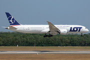 Boeing 787-9 Dreamliner - SP-LSB operated by LOT Polish Airlines