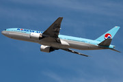 Boeing 777-200 - HL7766 operated by Korean Air