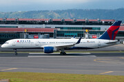 Boeing 757-200 - N553NW operated by Delta Air Lines