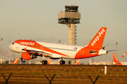 Airbus A320-214 - OE-IZB operated by easyJet Europe