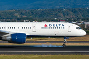 Boeing 757-200 - N660DL operated by Delta Air Lines