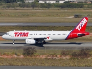 Airbus A320-232 - PT-MZW operated by TAM Linhas Aéreas
