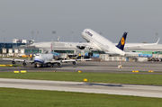 Airbus A320-214 - D-AIZX operated by Lufthansa