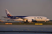 Boeing 787-8 Dreamliner - CC-BBA operated by LAN