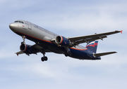 Airbus A320-214 - VQ-BAX operated by Aeroflot