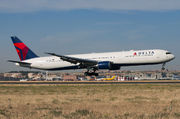Boeing 767-400ER - N836MH operated by Delta Air Lines